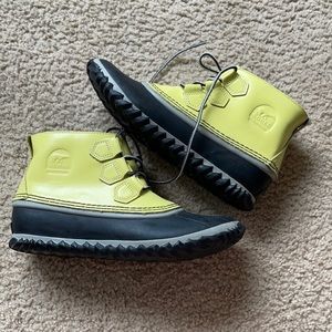 Sorel Out N About Leather Lace Up Duck-Rain Boots